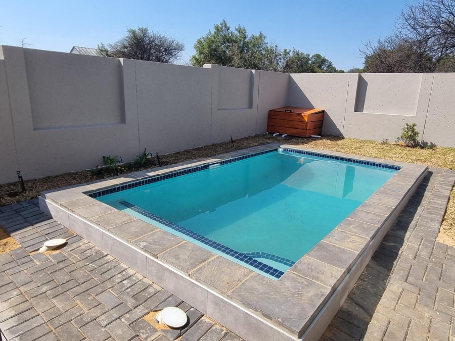 4 Bedroom Property for Sale in Ifafi North West